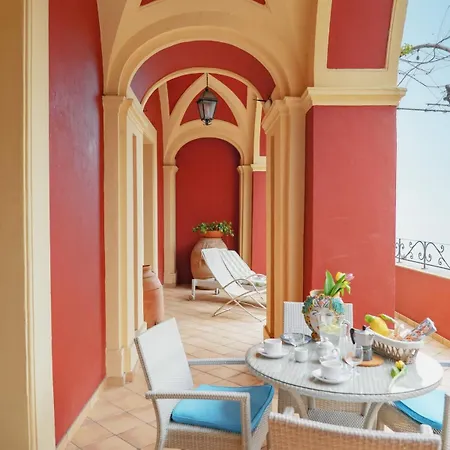 Casa Teodora, Stylish