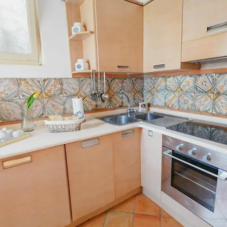 Casa Teodora, Stylish *